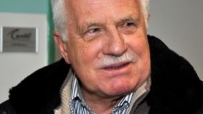 Václav Klaus podstoupil operaci šedého zákalu laserem